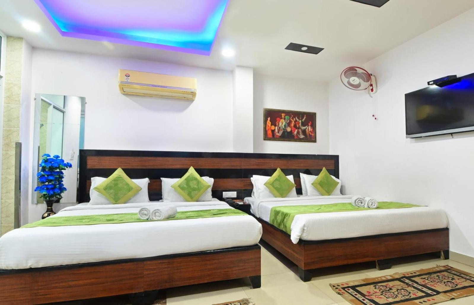 Hotel Emporio View - New Delhi Railway Station - Paharganj Bagian luar foto
