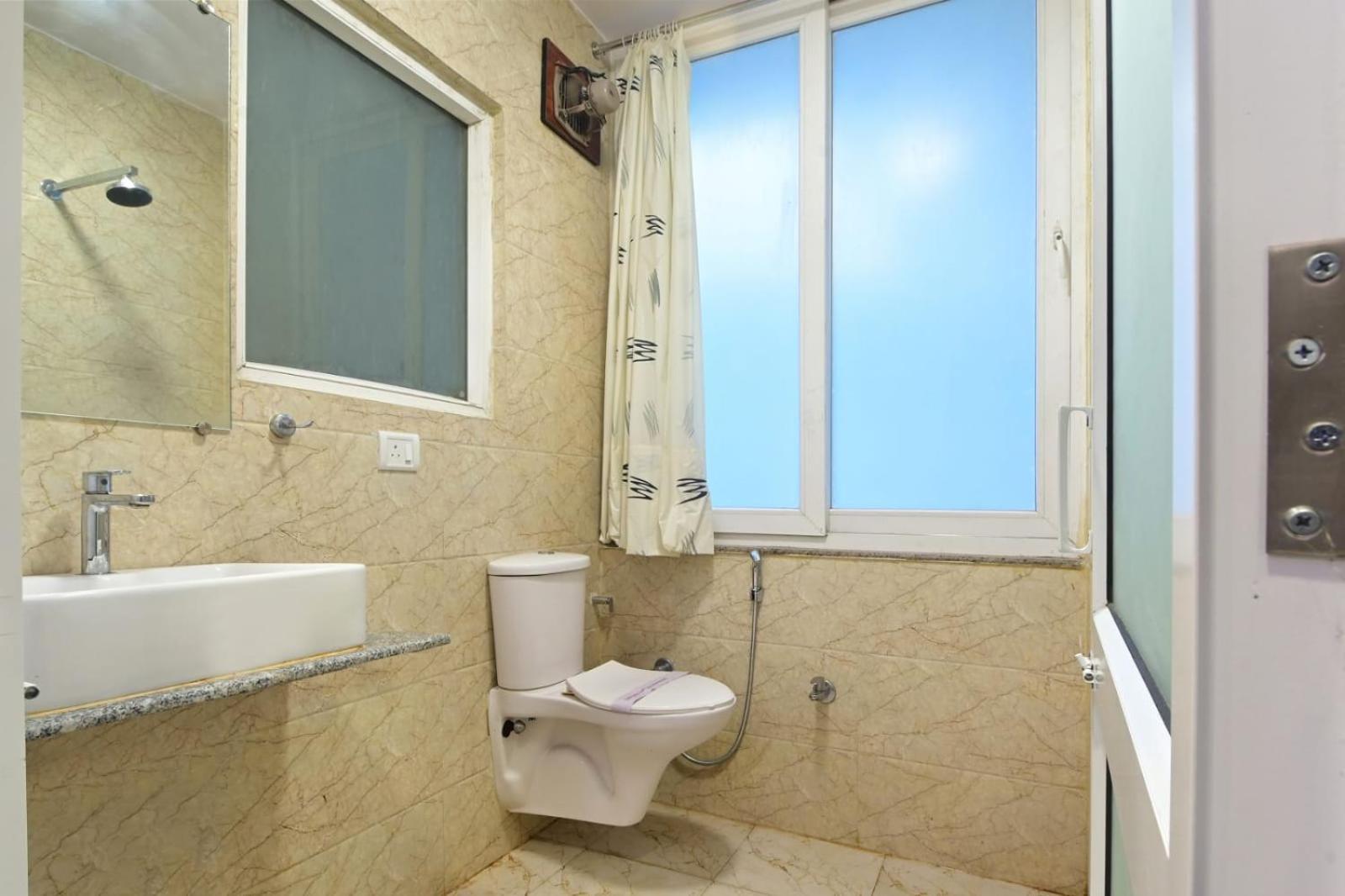 Hotel Emporio View - New Delhi Railway Station - Paharganj Bagian luar foto