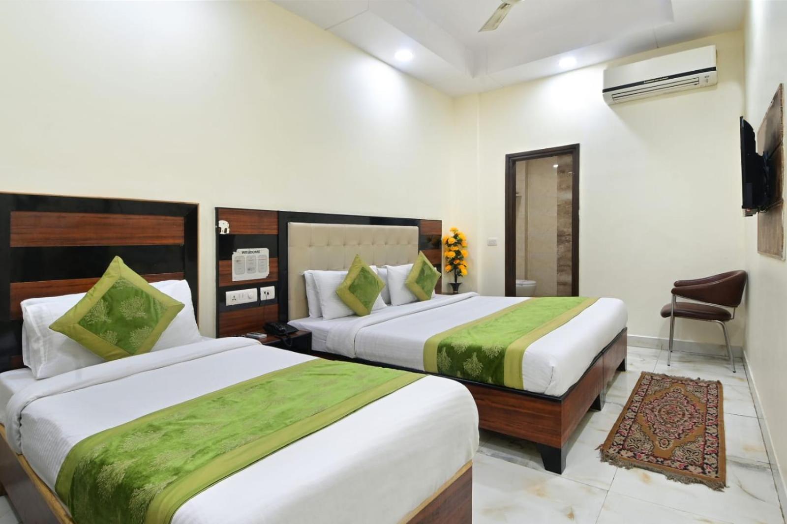 Hotel Emporio View - New Delhi Railway Station - Paharganj Bagian luar foto