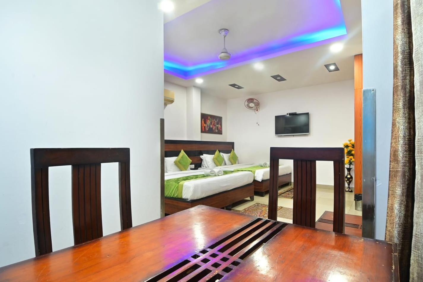 Hotel Emporio View - New Delhi Railway Station - Paharganj Bagian luar foto
