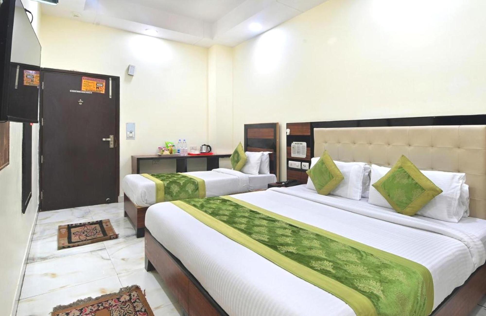 Hotel Emporio View - New Delhi Railway Station - Paharganj Bagian luar foto