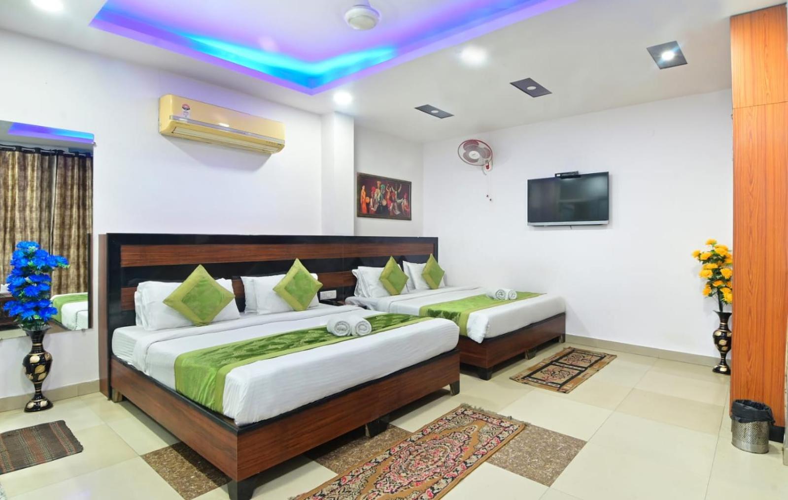 Hotel Emporio View - New Delhi Railway Station - Paharganj Bagian luar foto