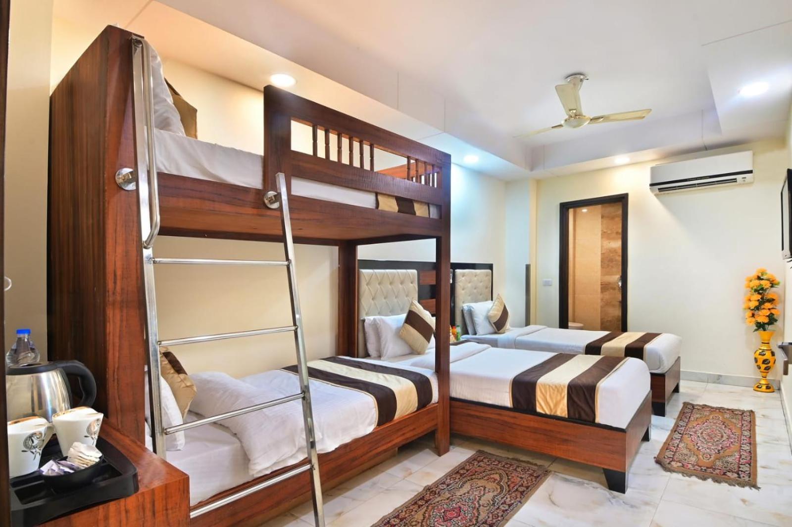 Hotel Emporio View - New Delhi Railway Station - Paharganj Bagian luar foto