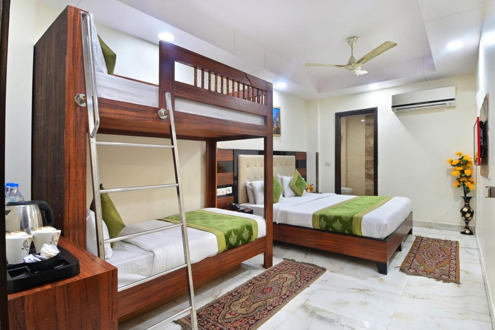 Hotel Emporio View - New Delhi Railway Station - Paharganj Bagian luar foto