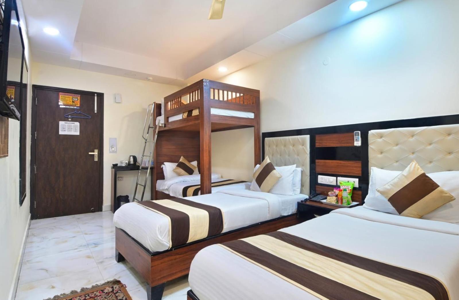 Hotel Emporio View - New Delhi Railway Station - Paharganj Bagian luar foto