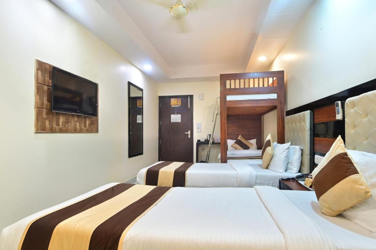 Hotel Emporio View - New Delhi Railway Station - Paharganj Bagian luar foto