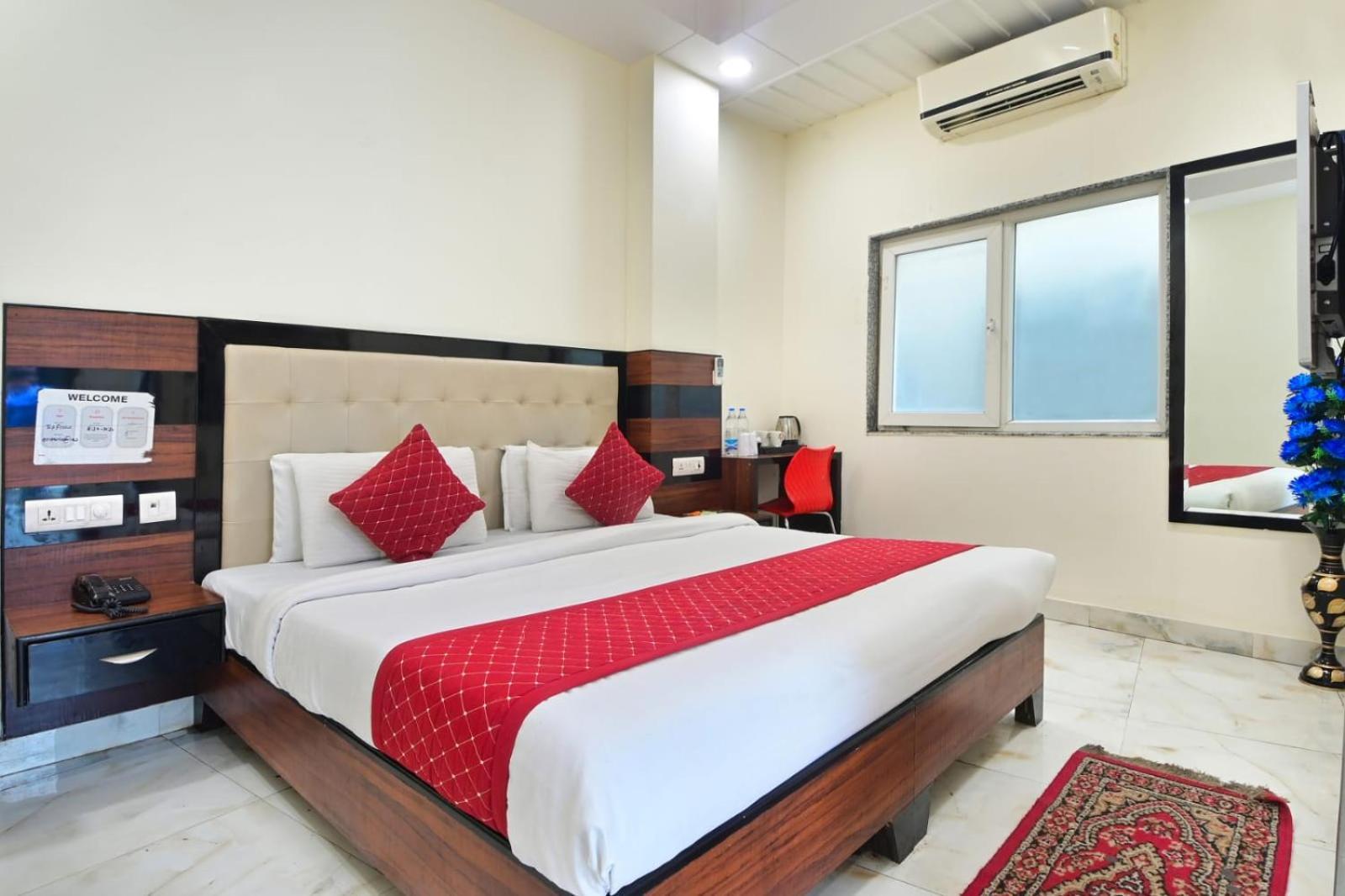 Hotel Emporio View - New Delhi Railway Station - Paharganj Bagian luar foto